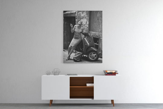 Obraz na płótnie Kobieta na Vespie