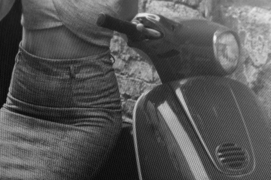 Obraz na płótnie Kobieta na Vespie