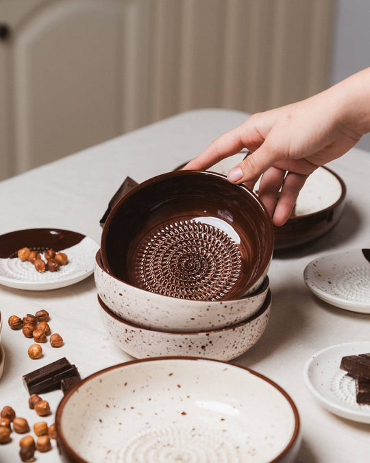 Ceramiczna miseczka do tarcia czosnku – średnia (15 cm) - brązowa - Brownie