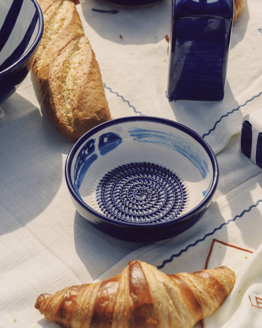 Ceramiczna miseczka do tarcia czosnku – średnia (15 cm) – niebieska - Blue Tuna