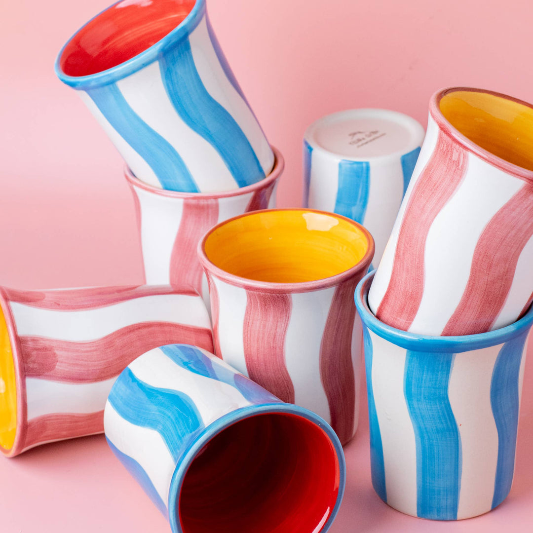 Ręcznie malowany ceramiczny kubek – Pink Stripes – 250 ml